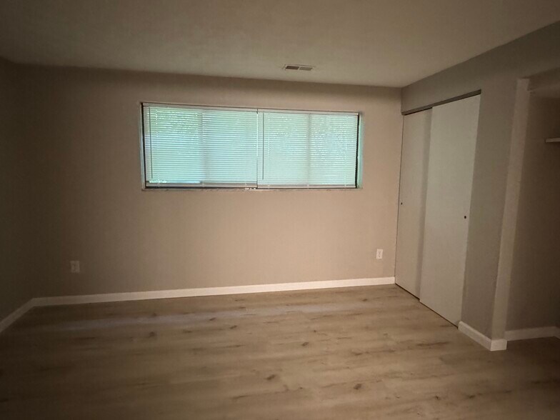 Building Photo - 2814 Stonehenge Dr