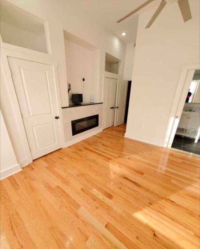 Building Photo - 5425 Catharine St