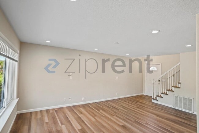 Building Photo - 2472 Camino de Jugar