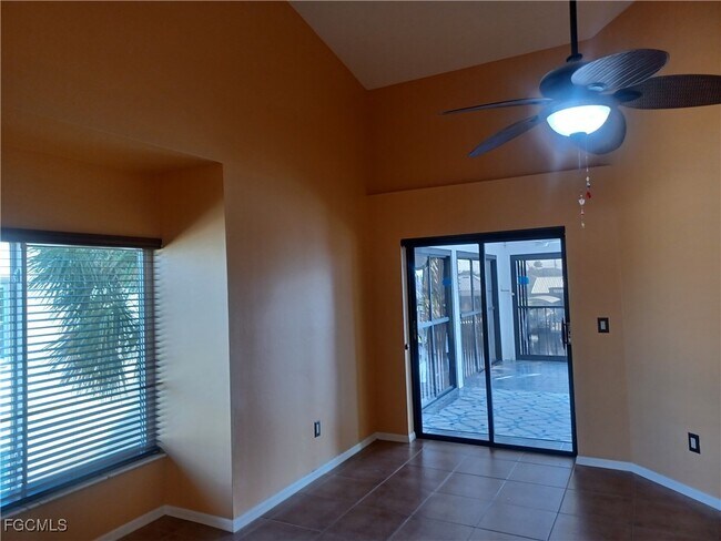 Building Photo - 5515 SW 12th Ave