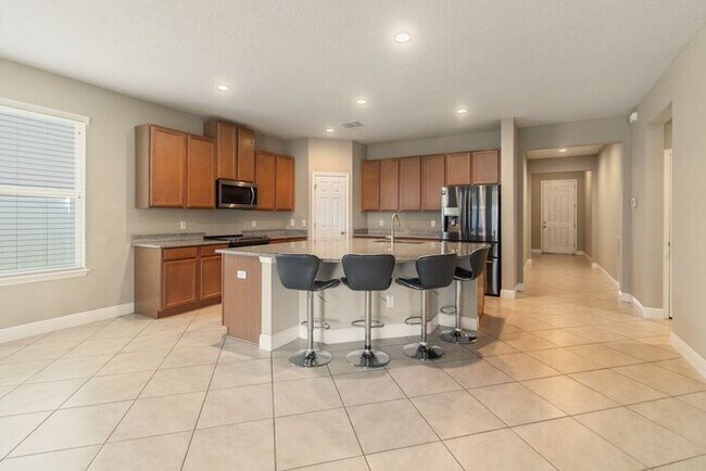 Building Photo - Stunning Avalon Park 4 Bed / 3 Bath Home f...