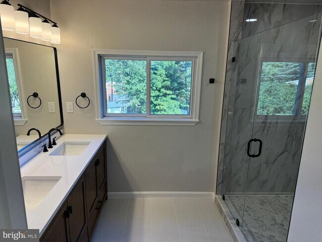 Building Photo - 5426 Enid Pl