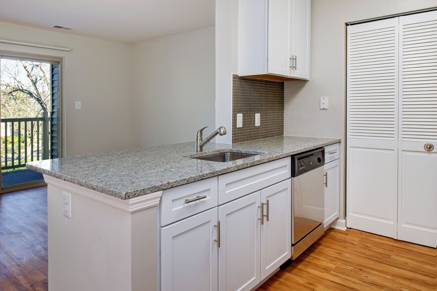 Interior Photo - Shenandoah Crossing