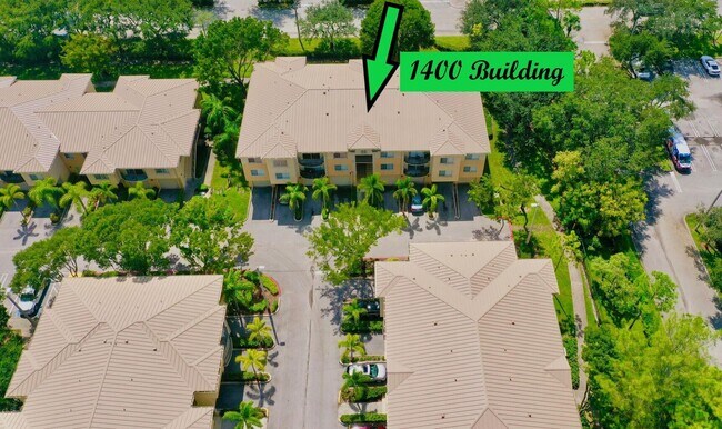 Building Photo - 1400 Crestwood Ct S