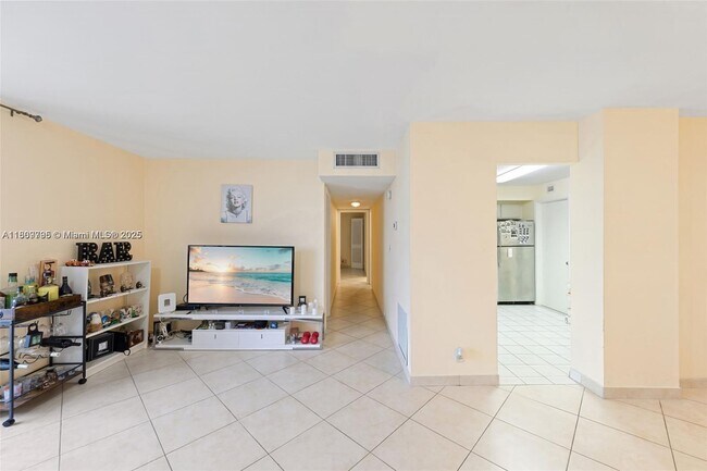 Building Photo - 3161 S Ocean Dr