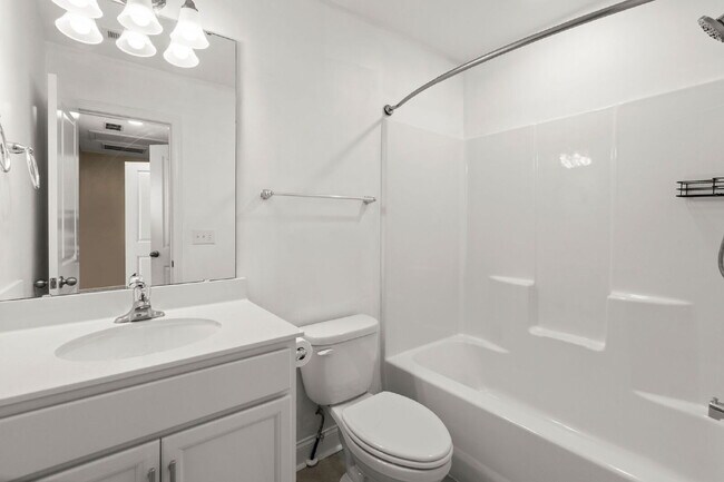 Building Photo - 407 Stoneleigh Ln