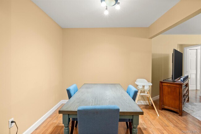 Building Photo - 703 Hilltop Ct