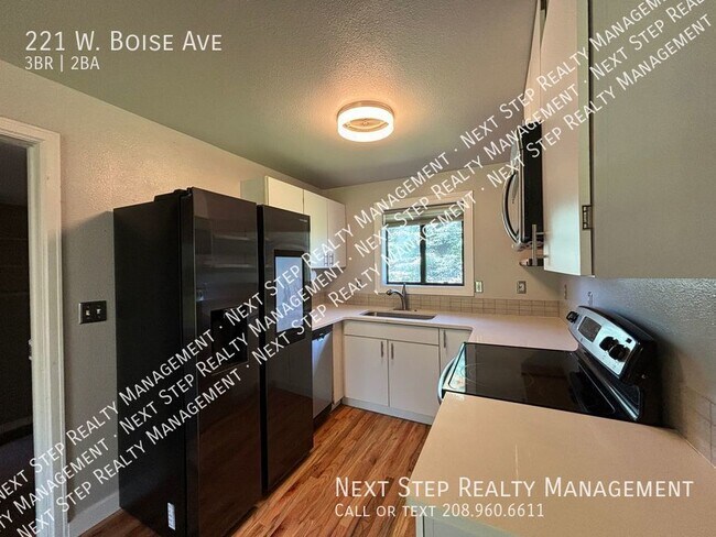 Building Photo - 221 W Boise Ave