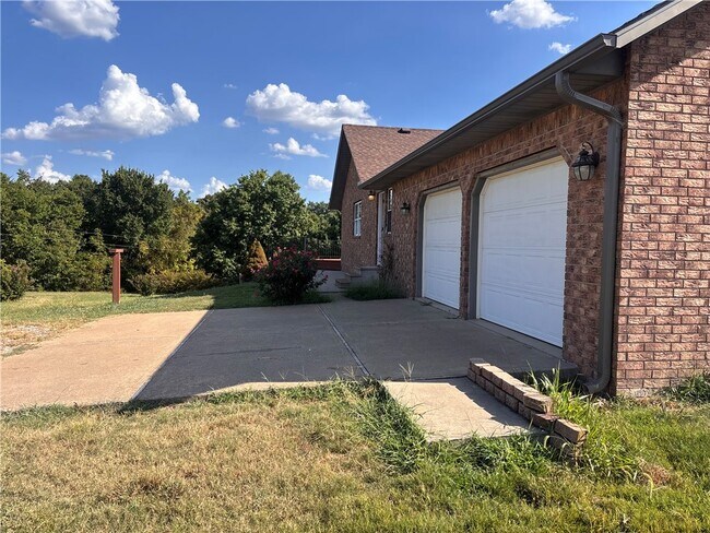 Building Photo - 15262 Shipe Rd