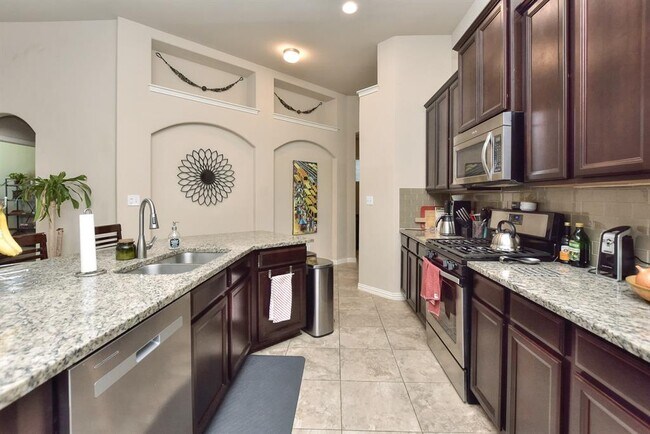 Building Photo - 117 Salt Fork Dr
