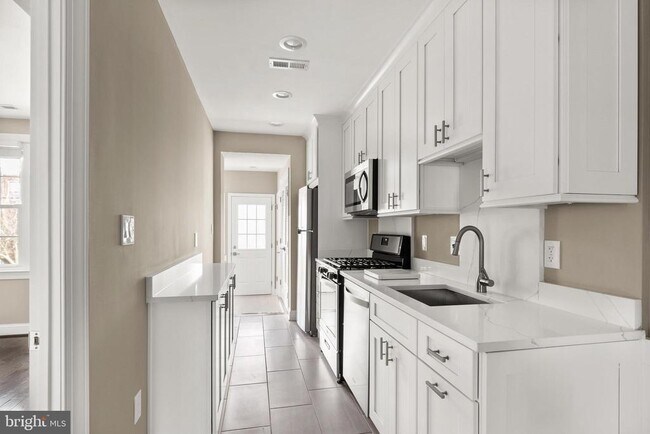Building Photo - 2215 40th St NW