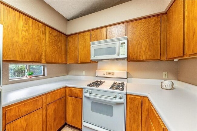 Building Photo - 3010 Red Bay Dr