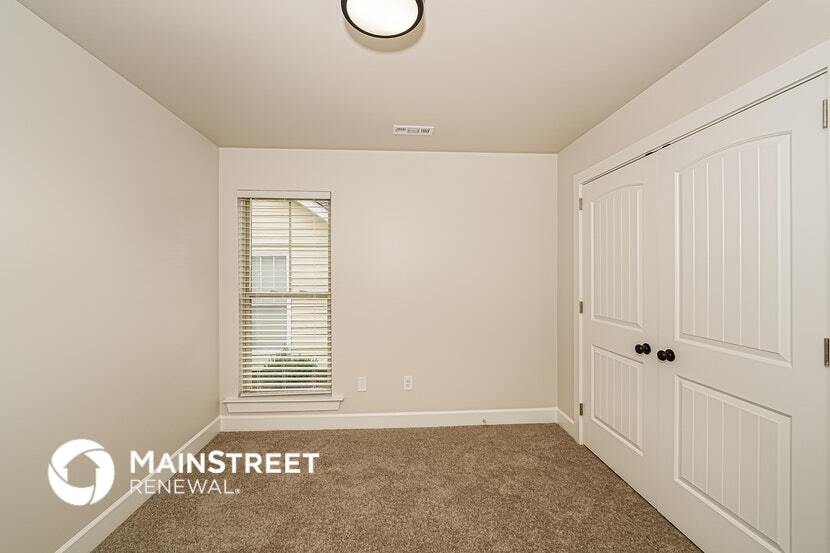 Building Photo - 165 Creekstone Tr