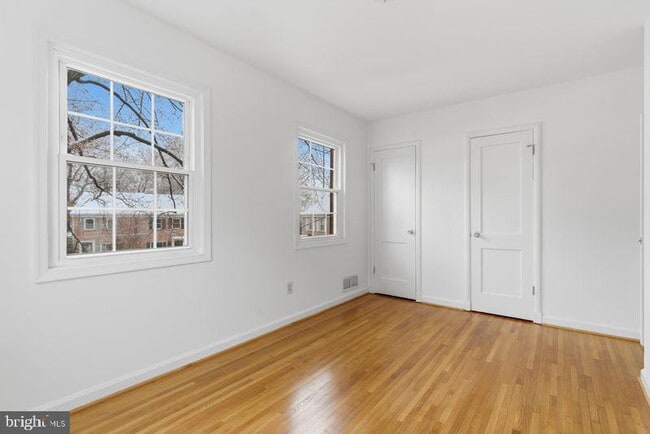 Building Photo - 4813 20th Pl N