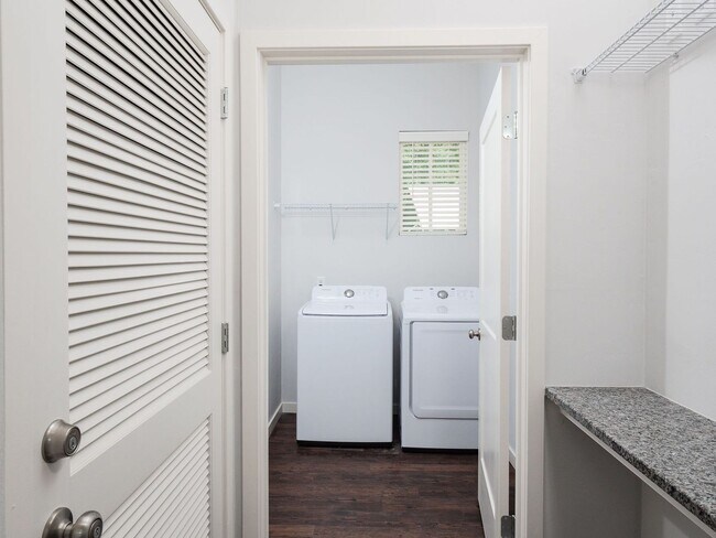 Building Photo - Thelma Lane - Luxury 3 Bedroom House