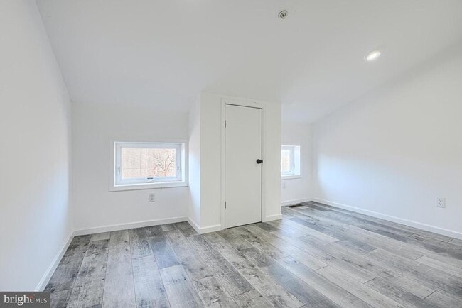 Building Photo - 7 S Carrollton Ave