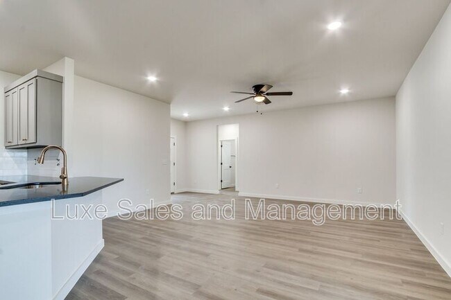 Building Photo - 8329 NW 163rd Ter