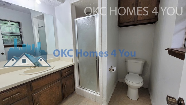 Building Photo - Updated 3 bed in Yukon
