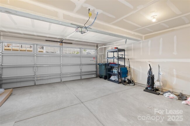 Building Photo - 9338 Mallard Mls Dr