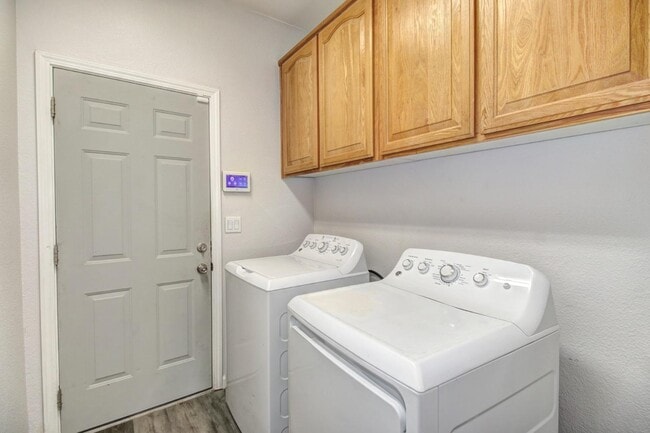 Building Photo - 953 Portside Cir
