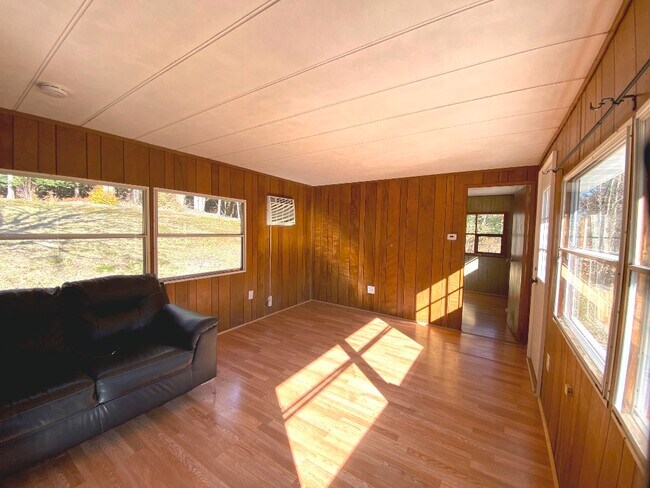 Building Photo - 141 Gale Rd