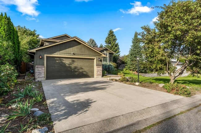 Building Photo - Beautifully done 3 bed 3 bath home in Greenacres/liberty lake area