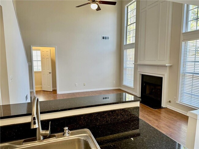 Building Photo - 725 Soneley Ct