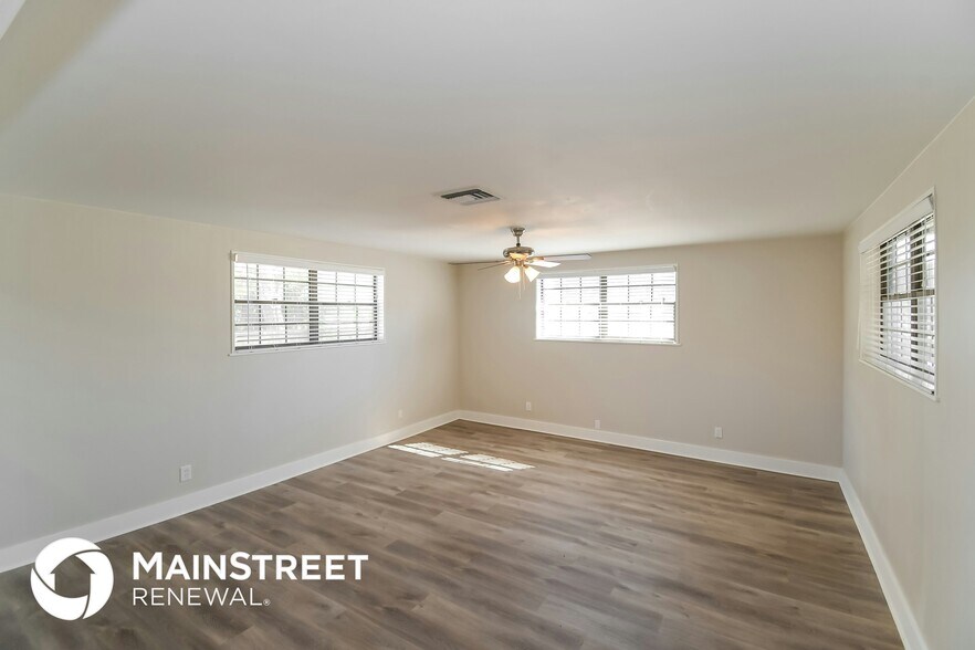 Building Photo - 6528 Blackwood Dr