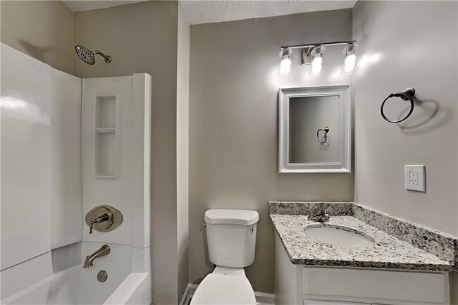 Building Photo - 2816 Quinbery Dr
