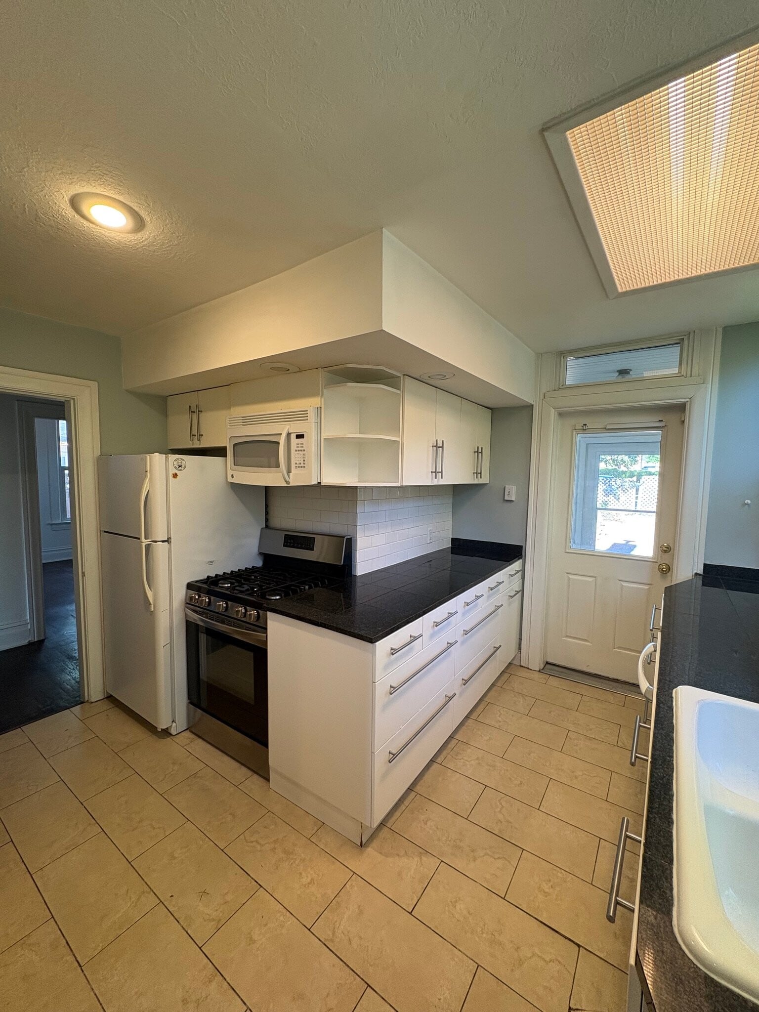 Building Photo - 859 S 900 E