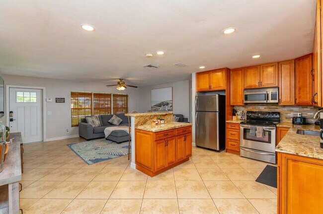 Building Photo - 1183 SE 1st Way