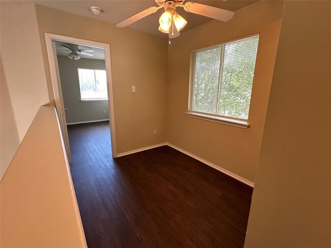 Building Photo - 2315 Bluffstone Dr