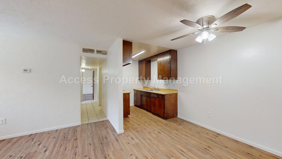 Building Photo - 709 2nd St