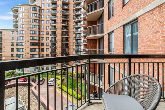 Building Photo - 801 15th St S