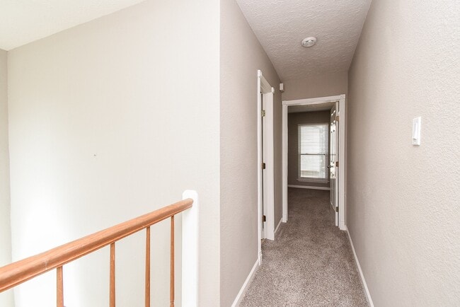Building Photo - 9400 Doliver Dr