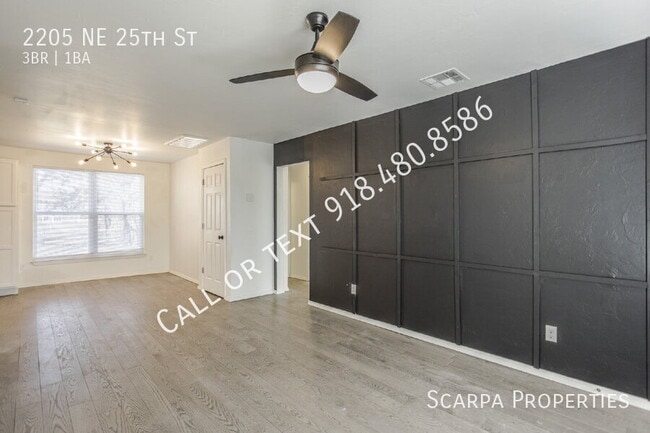 Building Photo - 2205 NE 25th St