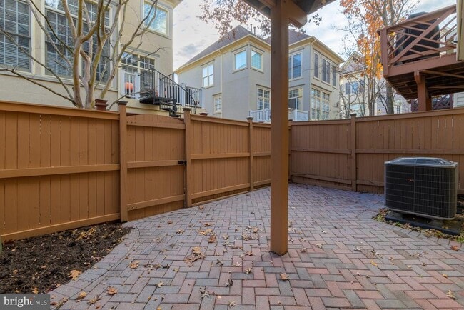 Building Photo - 4912 Waple Ln