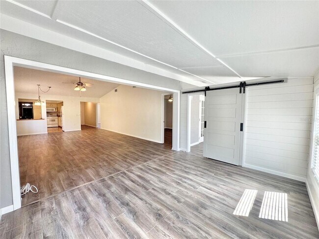 Building Photo - 4004 Cypress Landing S