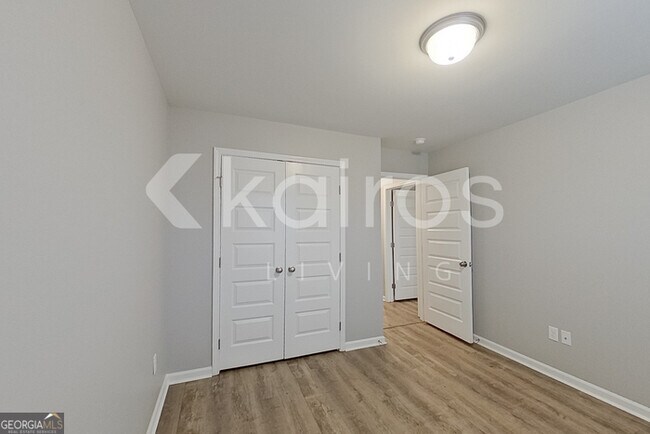 Building Photo - 136 Western Red Cedar Dr