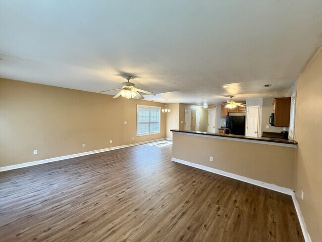 Building Photo - 1705 Hoover Ave