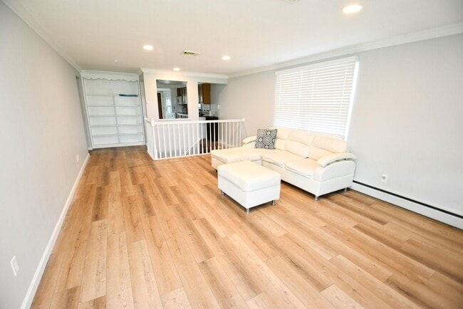 Building Photo - 3 bedroom 2 bath ranch style home in South Bend IN