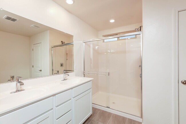 Building Photo - "Spacious 4-Bed Spacious two-level residential rental in Marana with modern Elegance!  Available ...