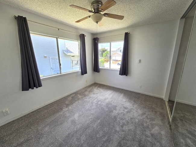 Building Photo - 2br/2bath Home with Garage in Waikele