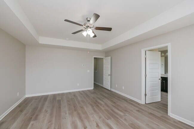 Building Photo - 2913 Warwick Ct