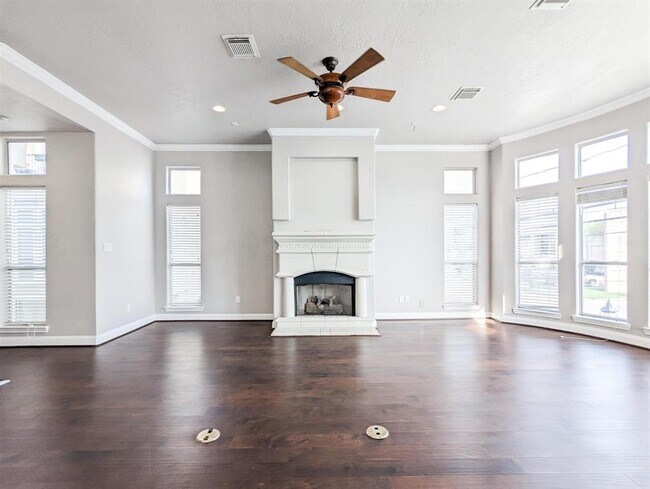 Building Photo - 1304 Dart St