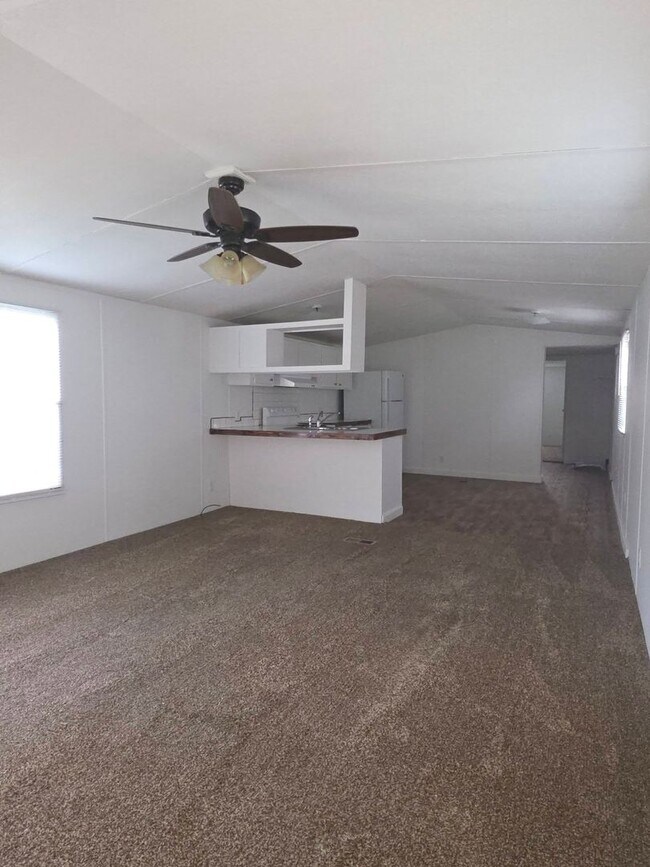 Building Photo - Ready to Move in