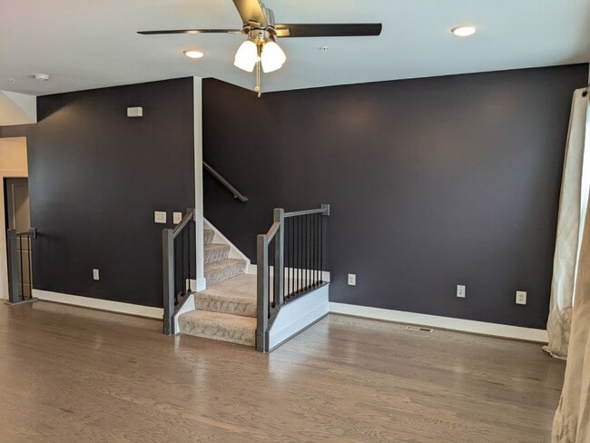 Building Photo - Gorgeous Newer Build (2019) 4 level townho...