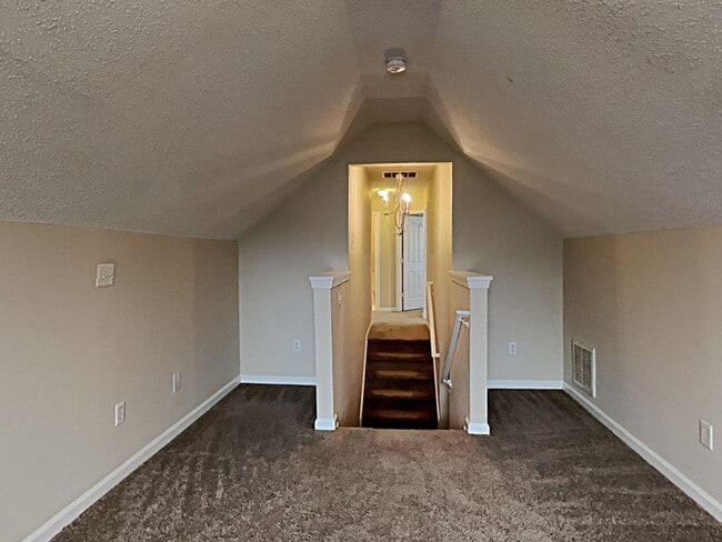 Building Photo - APPLY TODAY
