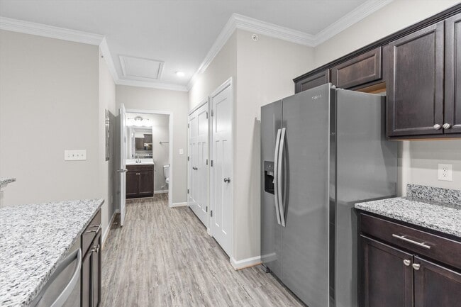 Building Photo - Bright & Beautiful 2BR/ 2BA Condo in Carrollton is NOW available!