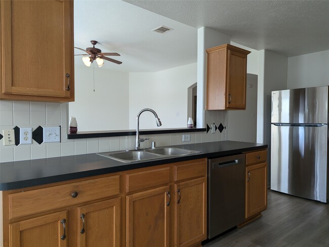 Building Photo - 5618 Savannah Woods Ln